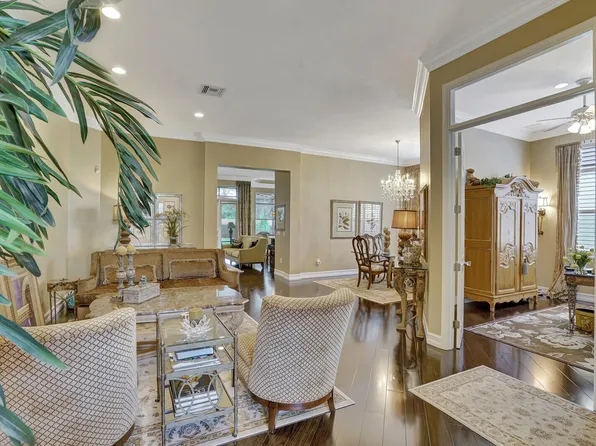 9457 Via Elegante, Wellington, FL 33411