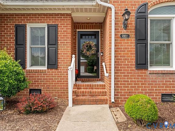 3rd image of 4922 Breckstone Pl