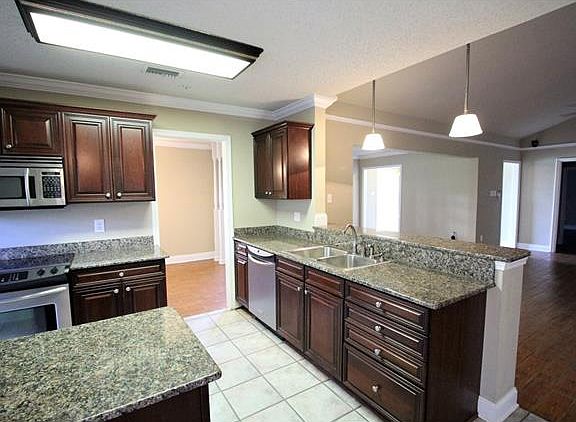 4th image of 4025 Lake Trail Dr