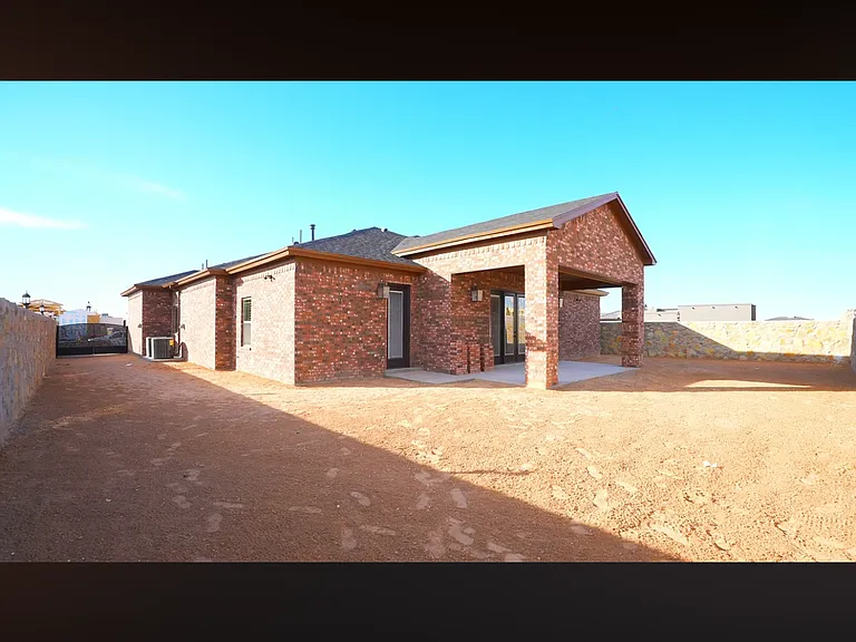 2420 Tierra Lejana Pl — Photo 38