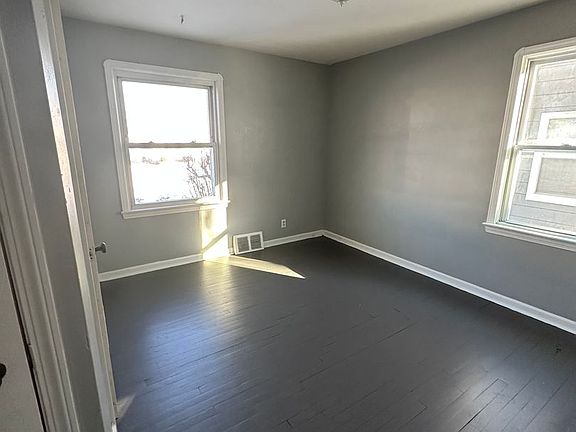 5th image of 15502 Edgewood Ave