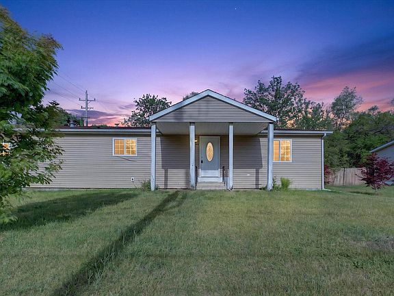 2nd image of 1809 Sunnyside Dr