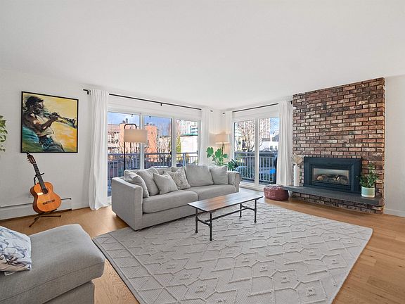4th image of 1066 W 13th Ave #204