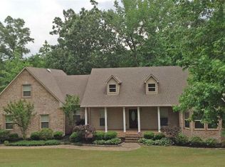 36 Northshore Dr, Jackson, TN 38305