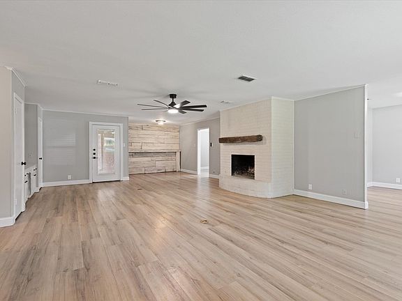 3rd image of 2202 Wainwright Ct