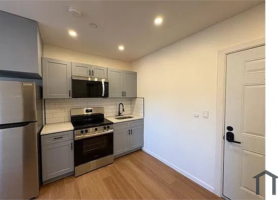 1 bed, 366 sqft, $1,400 — Photo 3