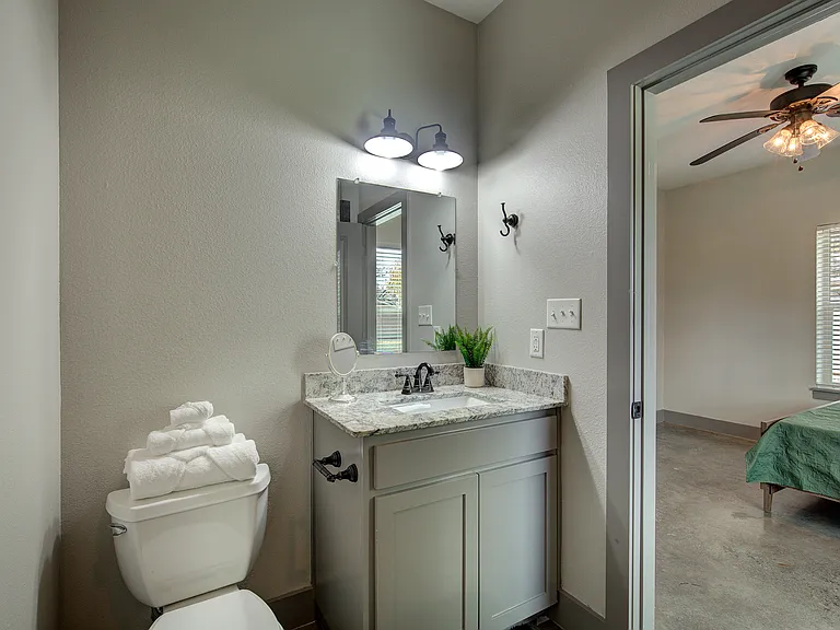 604 Maple St #2 — Photo 38