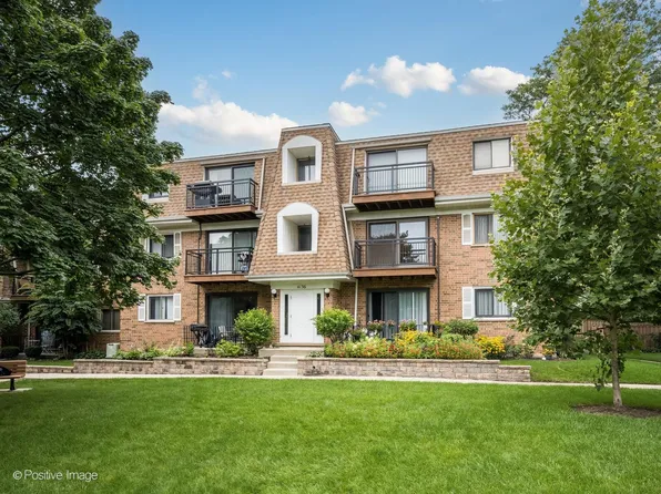4136 Cove Ln APT E, Glenview, IL 60025