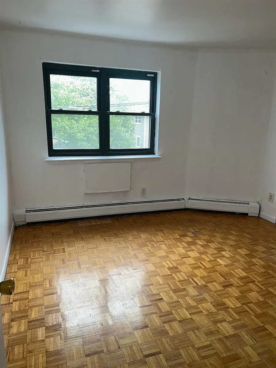 Building Photo - 708 Boulevard E #B3