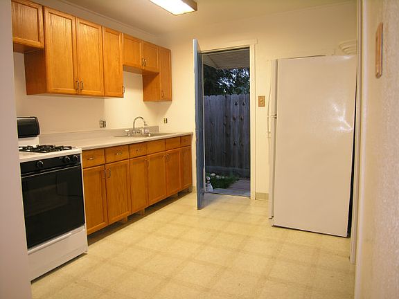 3rd image of 743 Jill Ave