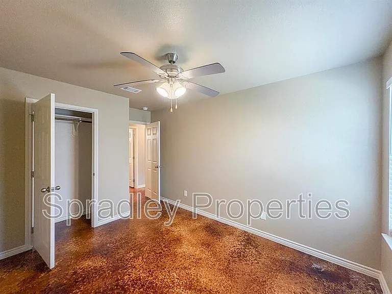 1004A Kerr Ct — Photo 9