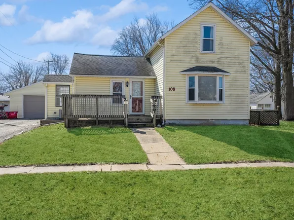 108 4th St NW, Mitchellville, IA 50169