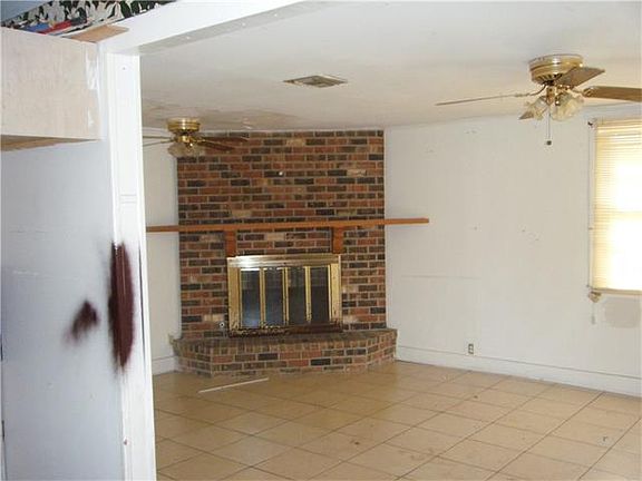 3rd image of 1416 Shirley Dr