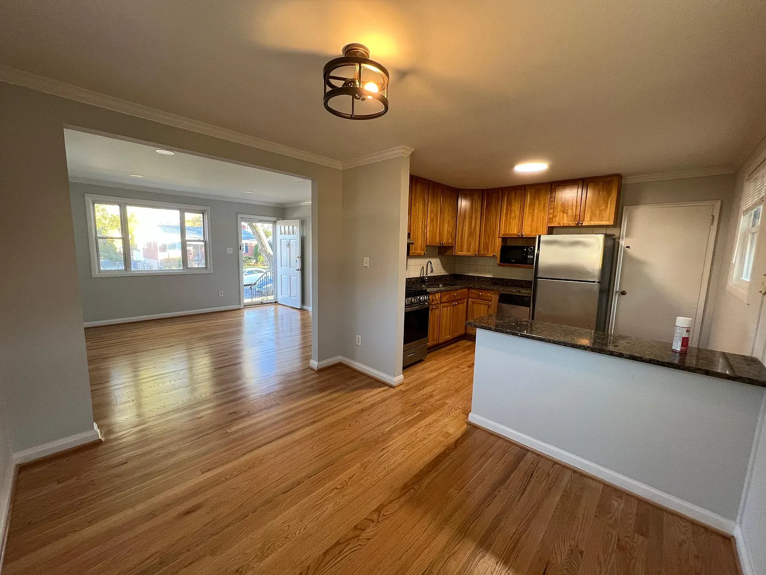 4 bed, 1729 sqft, $3,300 — Photo 2