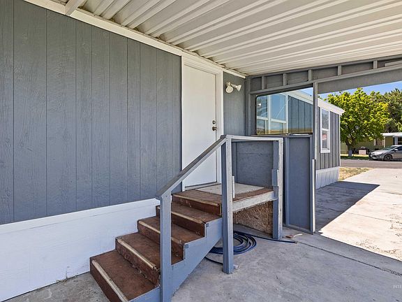 2nd image of 33 Manor Dr #26