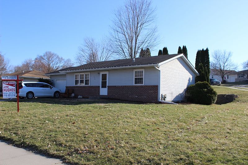 1st image of 114 Valley St