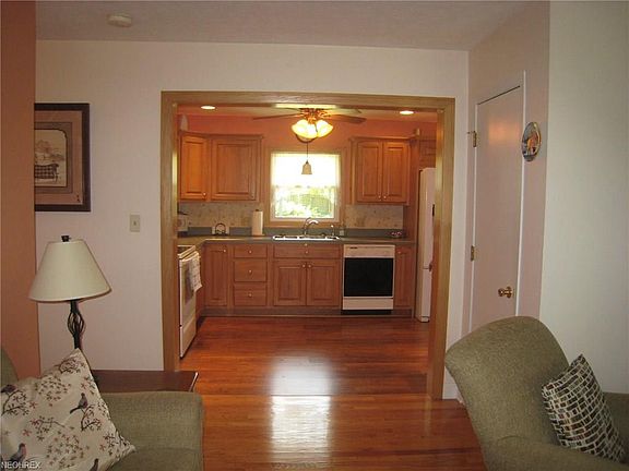 5th image of 1280 Meadowbrook Blvd