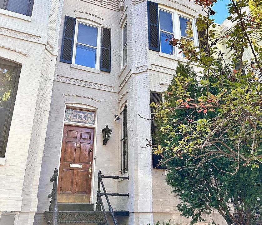 1st image of 434 6th St NE