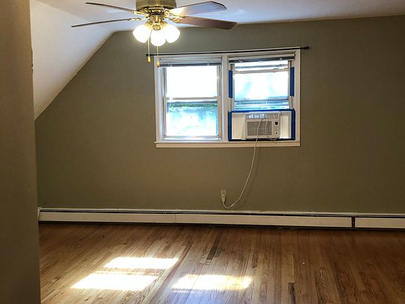 4th image of 10 Mandia Ln APT A
