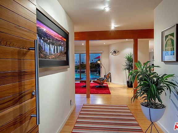 3rd image of 4232 S Cloverdale Ave