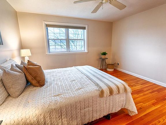4th image of 2 Nixon Ln APT 4