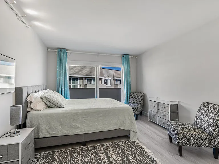 304 E Surfside Dr — Photo 15