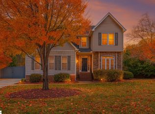 10 Kimbrells Cove Ln, Greer, SC 29651