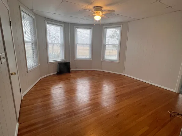 22 Carlisle St #1, Providence, RI 02907