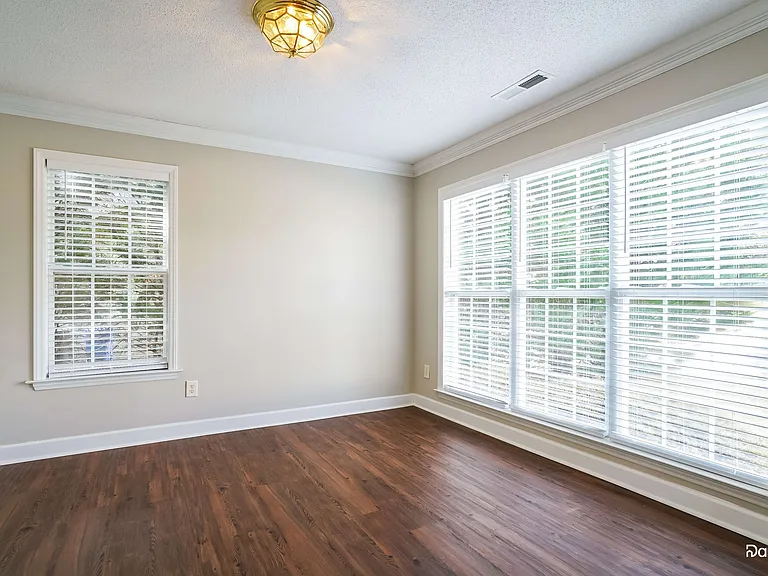 301 Tarheel Ln — Photo 8
