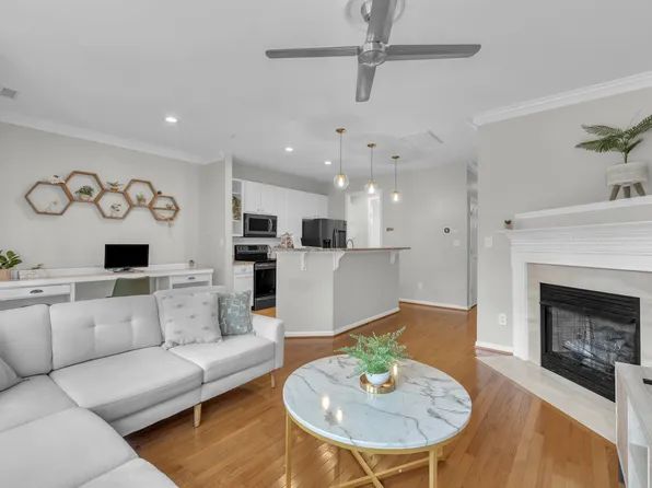 503 Village Loop Dr, Apex, NC 27502