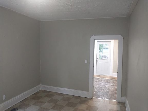 5th image of 610 Gardner Ct #1