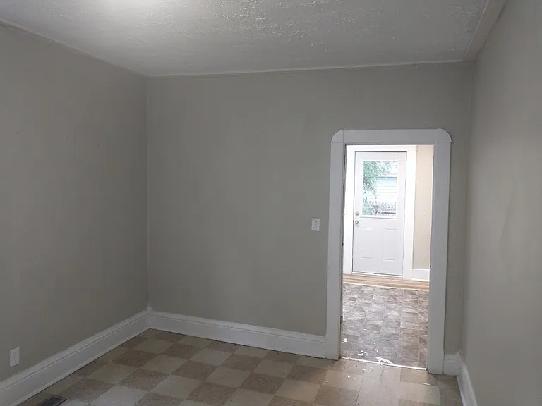 610 Gardner Ct #1 — Photo 5