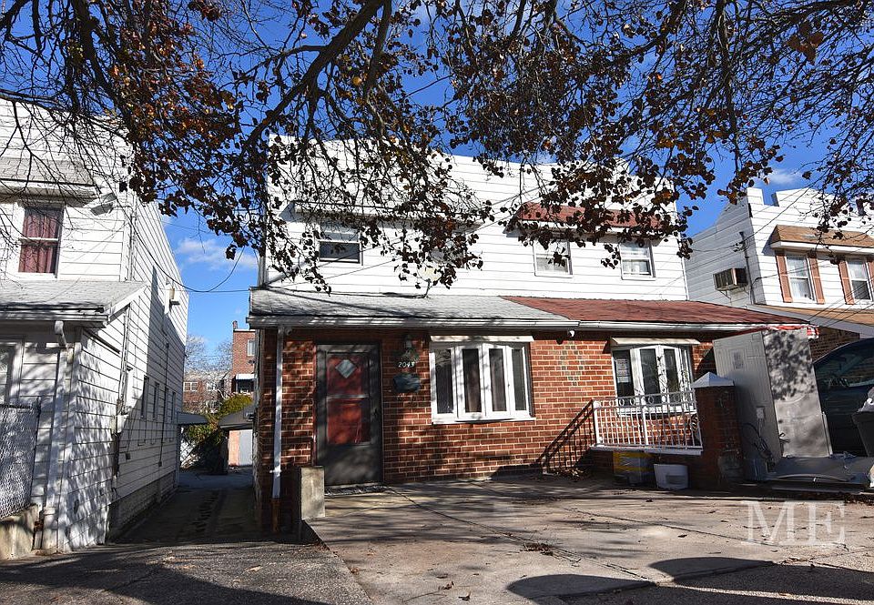 1st image of 2043 E 55th St