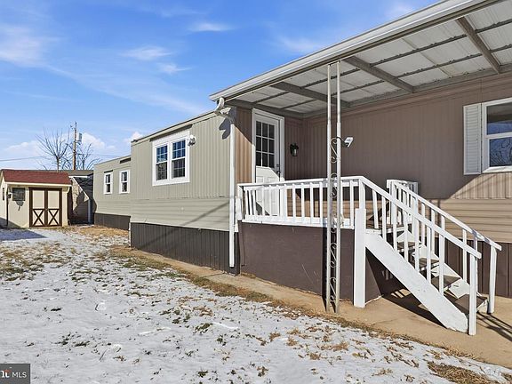 2nd image of 10 Caravan Ct