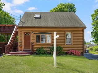 17 Padelford Ave E, Riverside, RI 02915