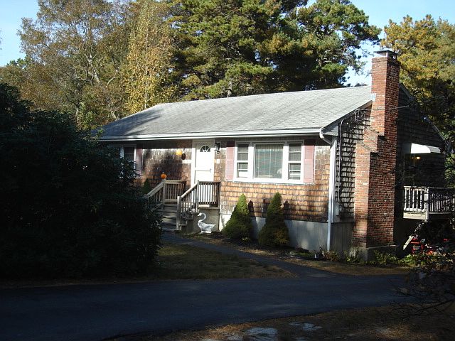 2nd image of 14 Bluebird Ave
