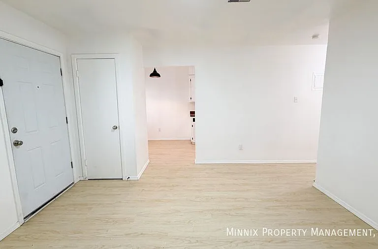 5005 Avenue W #12 — Photo 4
