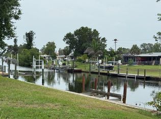 545 Palmetto Dr NE, Port Charlotte, FL 33952