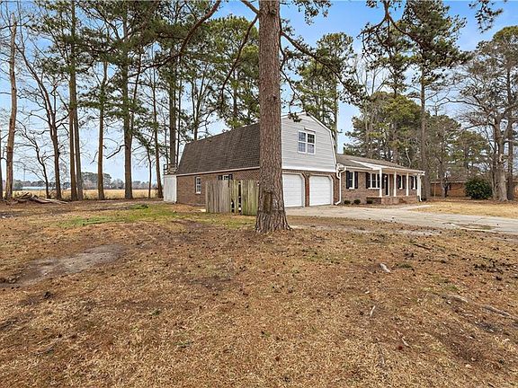 2nd image of 3025 Woodlawn Dr