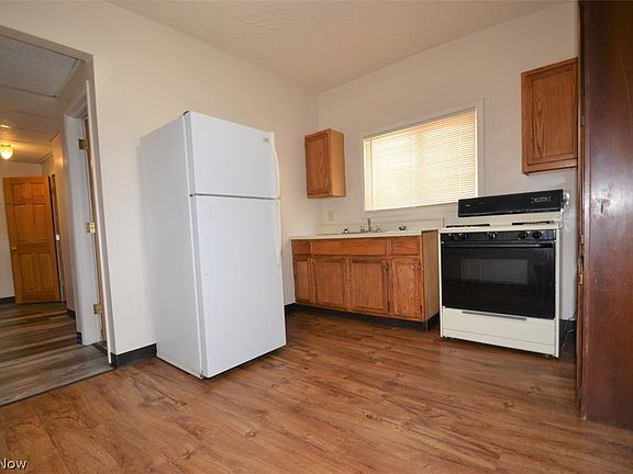 4th image of 514 Brown St