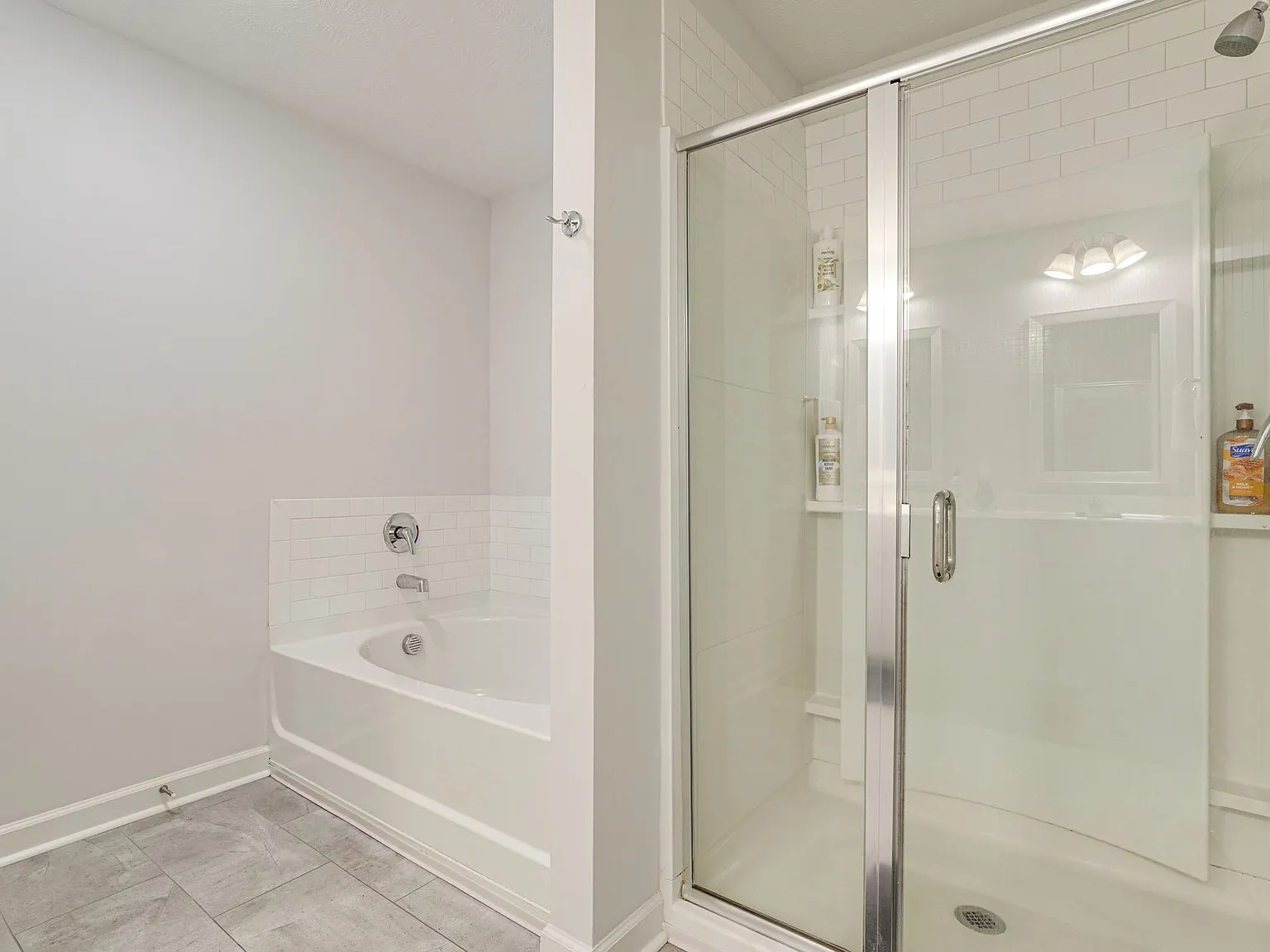 3 bed, 2.5 bath, 2324 sqft, $2,750 — Photo 4