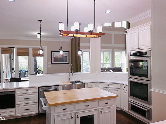 2nd image of 2515 Village Manor Way
