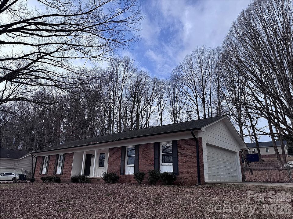 1st image of 1511 Old Carriage Dr