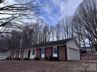 1511 Old Carriage Dr, Newton, NC 28658