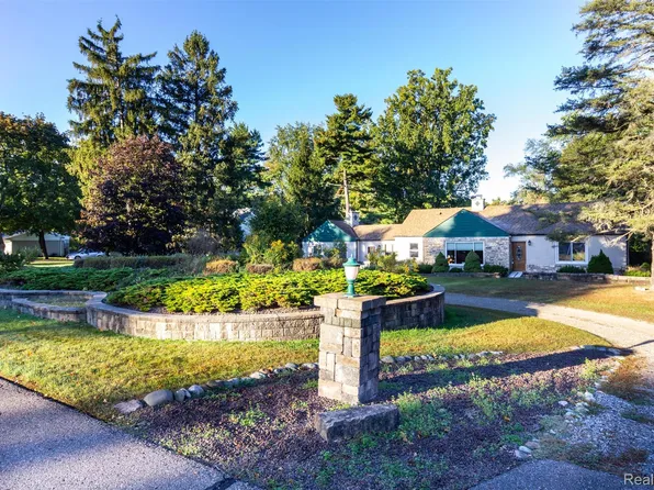 15681 Foch St, Livonia, MI 48154