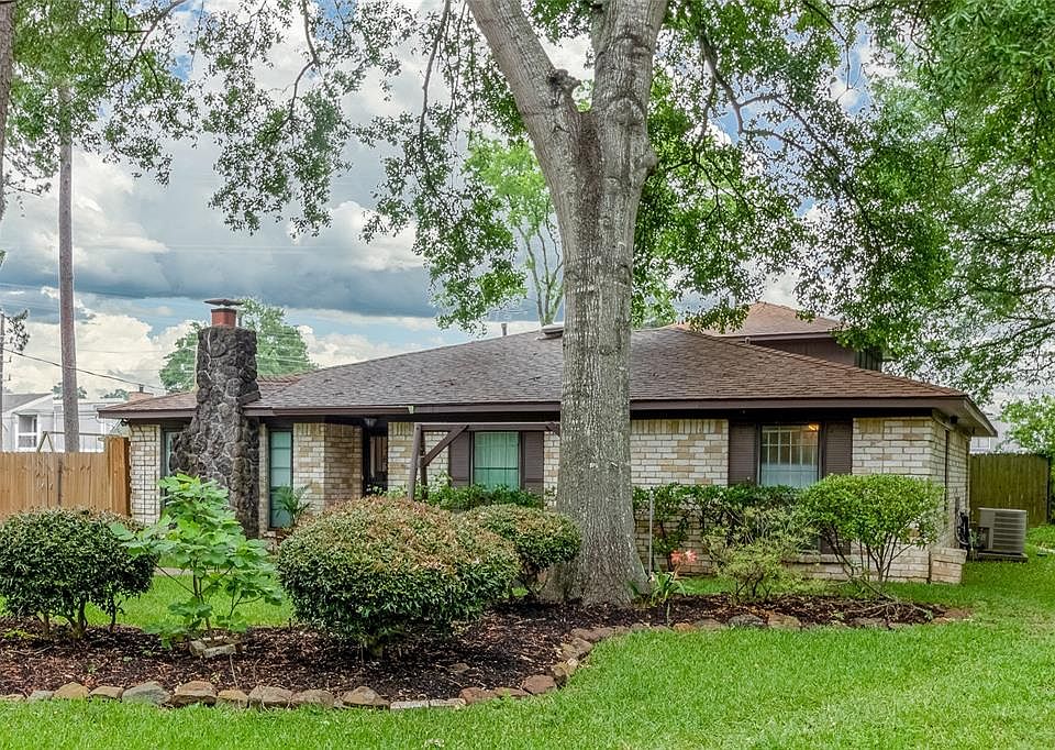 1st image of 18010 Wild Oak Dr