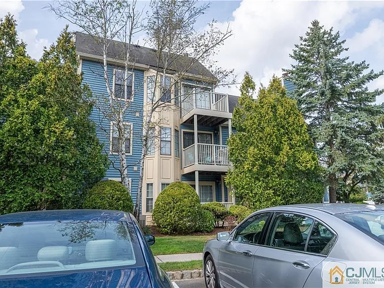 336 Cozzens Ct — Photo 4