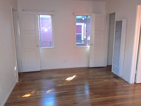 5th image of 1102 W 94th St
