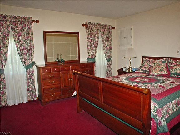 3rd image of 190 Caldwell Ave