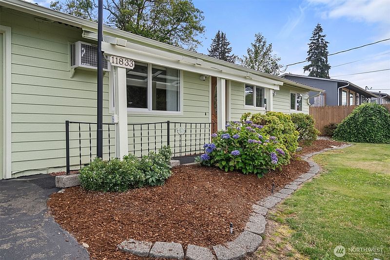 2nd image of 11833 SE 272nd Place
